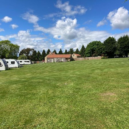Отель Bank Top Camping-North York Moors With Pitches For Caravans, Camper Vans And Tents Пикеринг Экстерьер фото