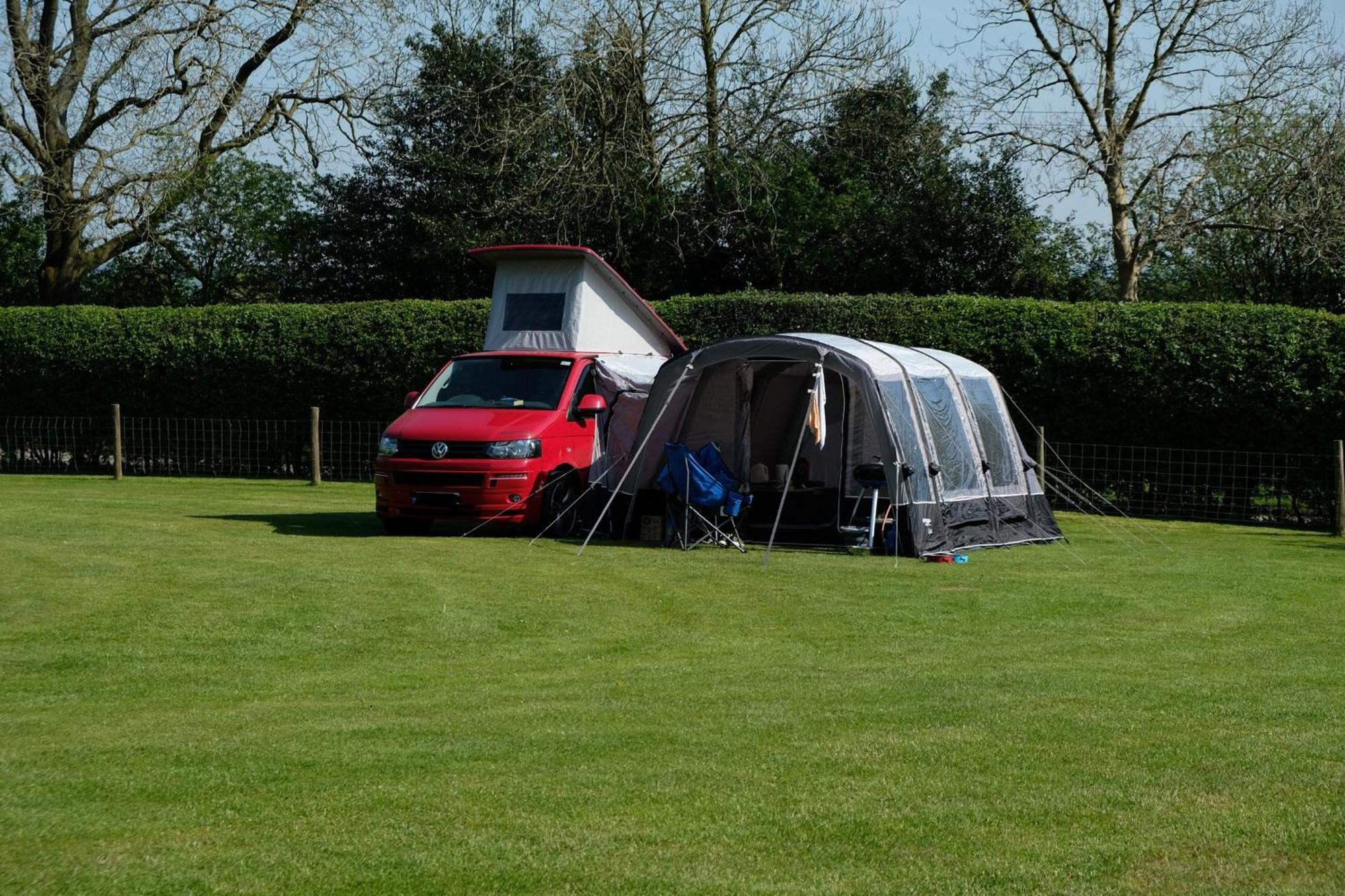 Отель Bank Top Camping-North York Moors With Pitches For Caravans, Camper Vans And Tents Пикеринг Экстерьер фото