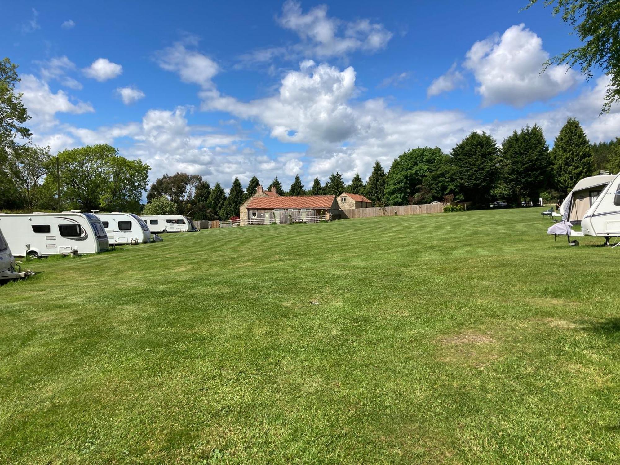 Отель Bank Top Camping-North York Moors With Pitches For Caravans, Camper Vans And Tents Пикеринг Экстерьер фото