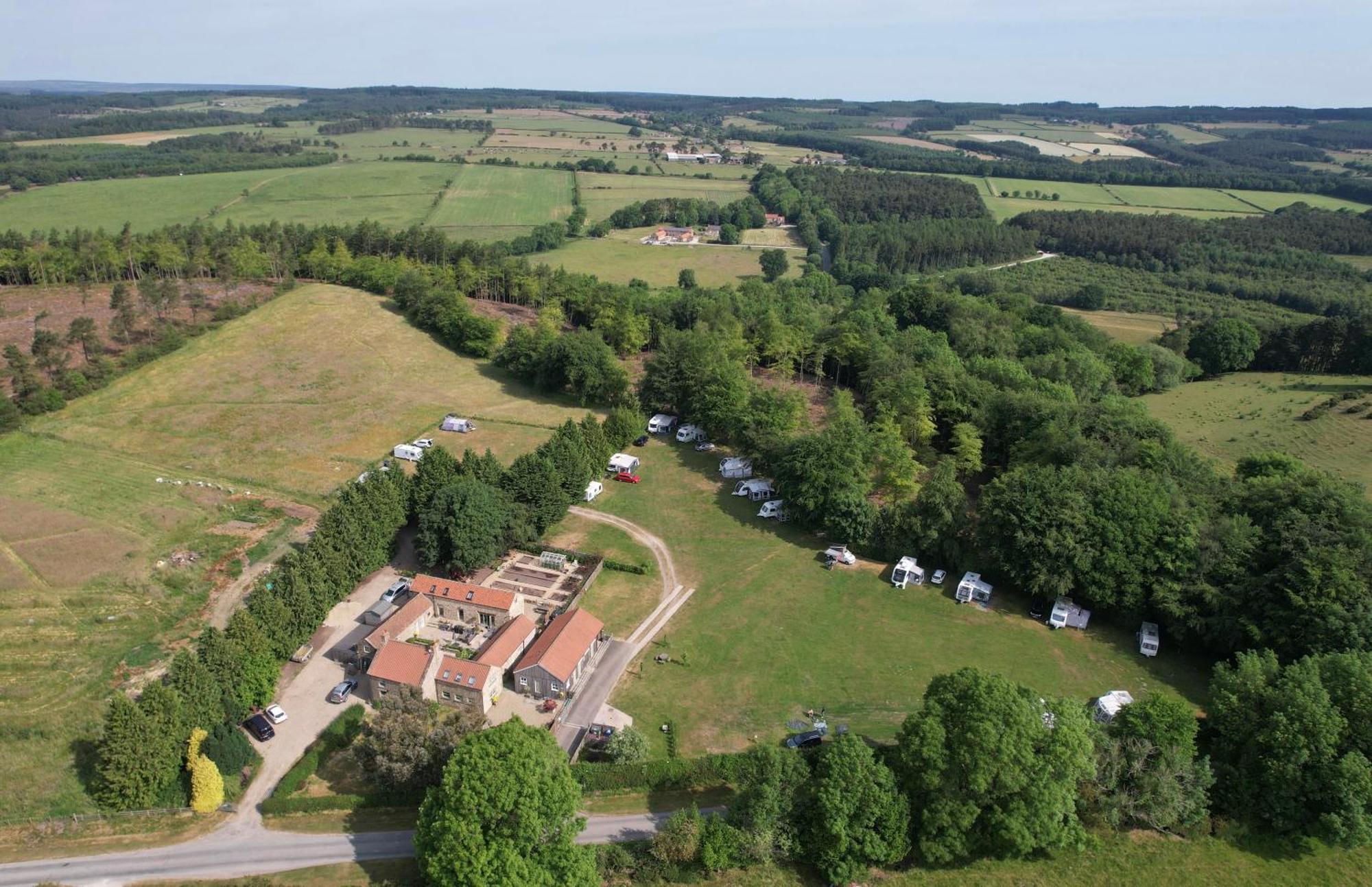 Отель Bank Top Camping-North York Moors With Pitches For Caravans, Camper Vans And Tents Пикеринг Экстерьер фото